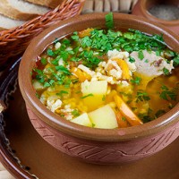 Ciorbă de curcan cu verdeață