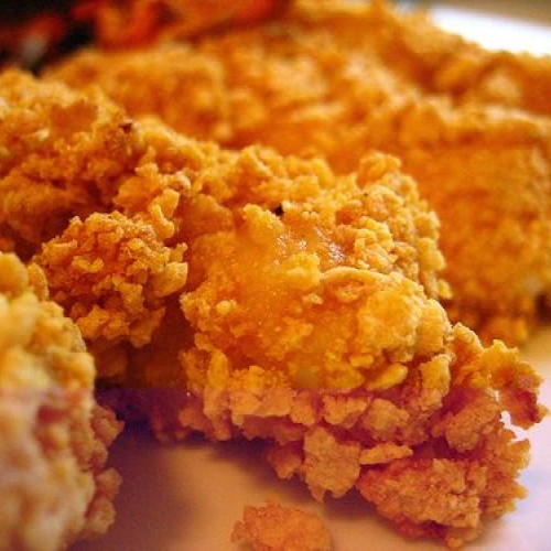 Crispy chicken - în fulgi de porumb