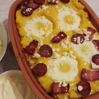 Mămăliguță în straturi Mămăliguță în straturi