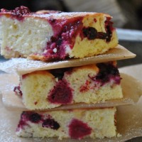 Pandișpan cu fructe de pădure Pandișpan cu fructe de pădure