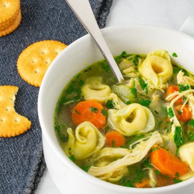 Supa de vita cu tortellini